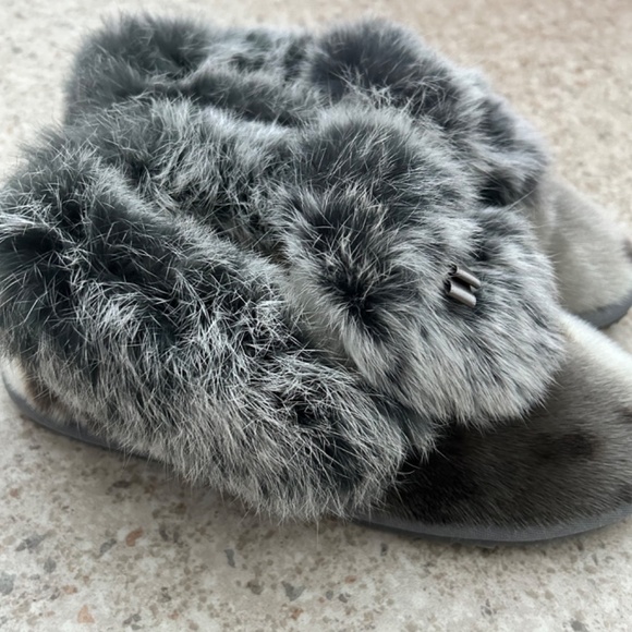 Seal skin slippers - Picture 3 of 3
